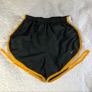 S Nike tempo running shorts